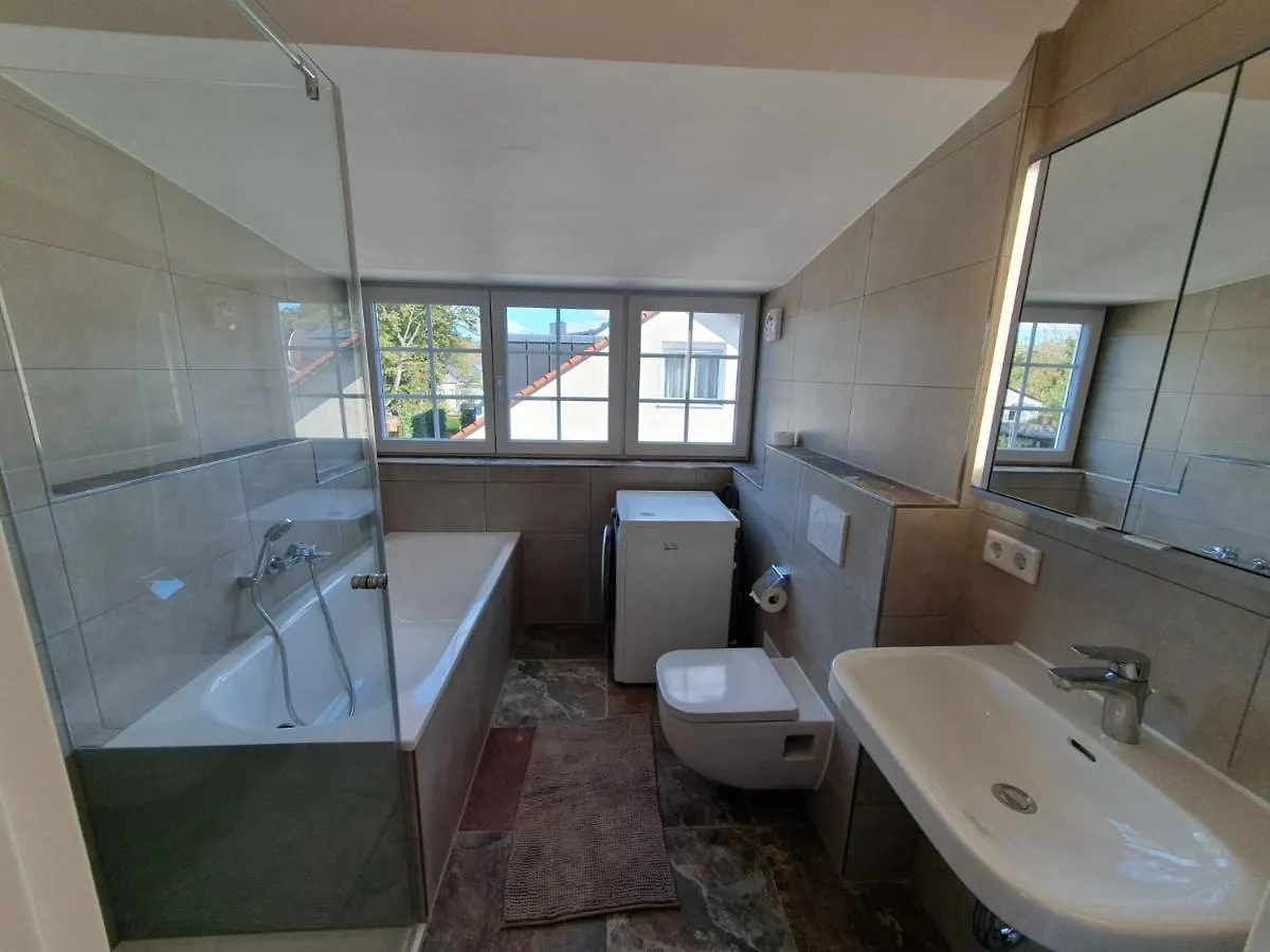 Exklusive Neubau Dachterrassenwohnung Mit Wohnungslift In Vierfamilienvilla Munich 0*,