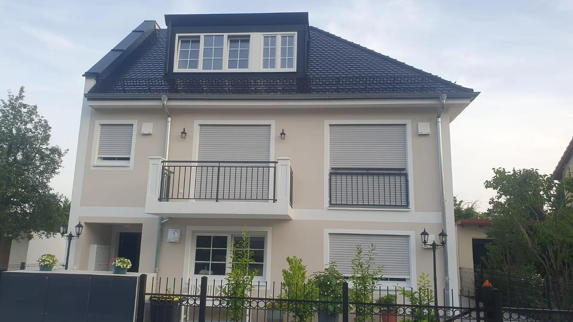 Apartment Exklusive Neubau Dachterrassenwohnung Mit Wohnungslift In Vierfamilienvilla Munich