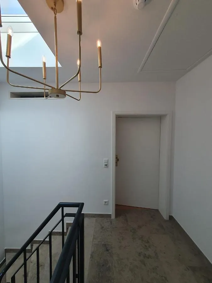 Exklusive Neubau Dachterrassenwohnung Mit Wohnungslift In Vierfamilienvilla Munich Apartment